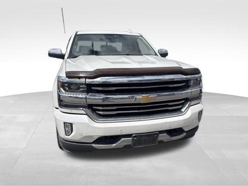 Iridescent Pearl Tricoat 2018 Chevrolet Silverado 1500 High Country
