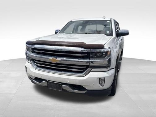 Iridescent Pearl Tricoat 2018 Chevrolet Silverado 1500 High Country