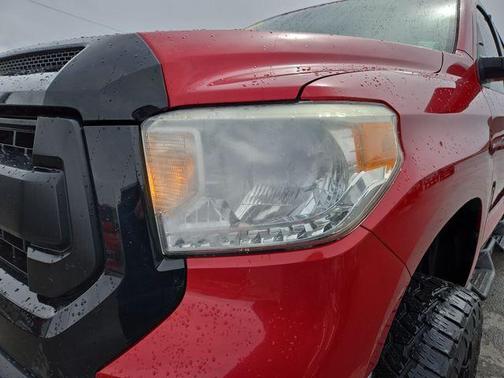 Barcelona Red Metallic 2017 Toyota Tundra SR5