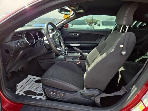 2015 Ford Mustang V6