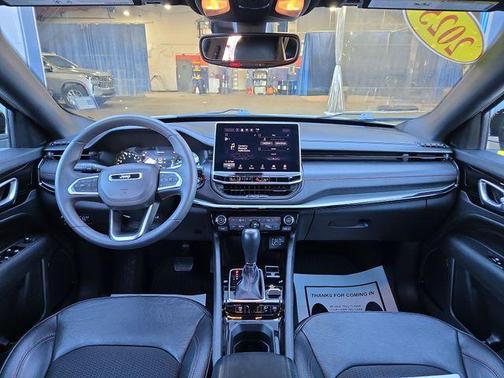 Bright White Clearcoat 2025 Jeep Compass Trailhawk
