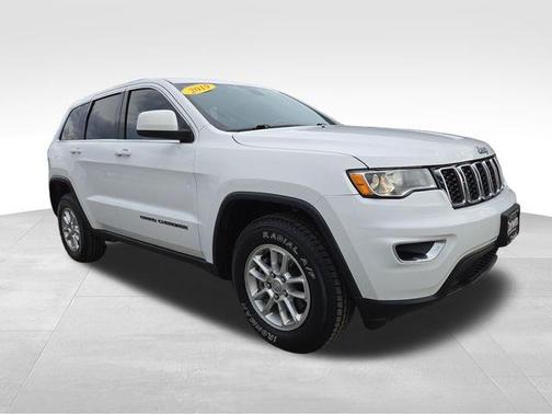 Bright White Clearcoat 2019 Jeep Grand Cherokee Laredo