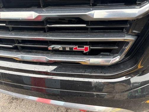 Onyx Black 2025 GMC Yukon XL AT4