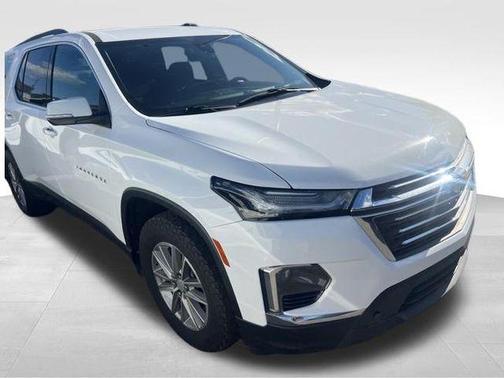 Summit White 2022 Chevrolet Traverse LT Cloth