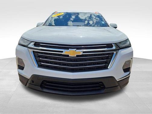 Summit White 2022 Chevrolet Traverse LT Cloth