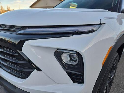 Summit White 2026 Chevrolet Trailblazer LT
