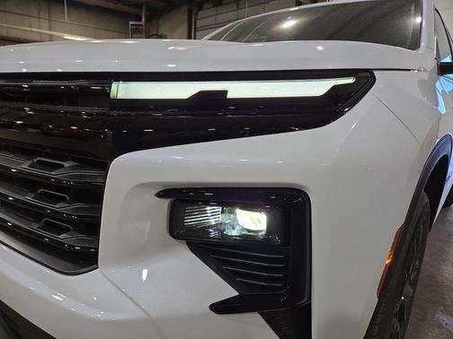 Polar White 2026 Chevrolet Traverse LT