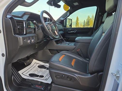 2025 GMC Sierra 3500 AT4