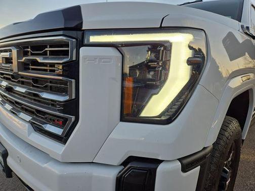 2025 GMC Sierra 3500 AT4