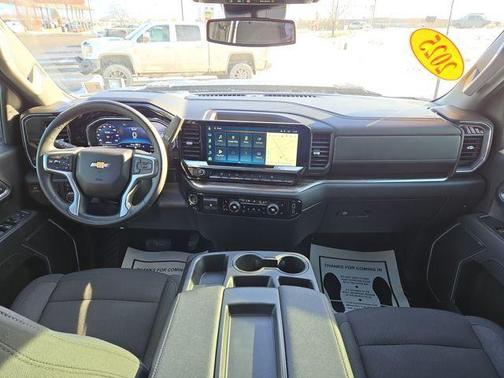 2025 Chevrolet Silverado 3500 LT