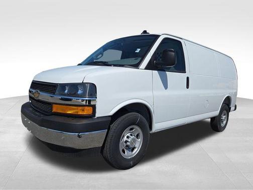 Summit White 2025 Chevrolet Express 2500 Work Van