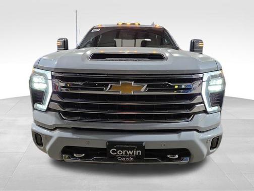 Polar White 2026 Chevrolet Silverado 2500 High Country