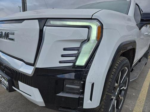 2025 GMC Sierra EV Denali