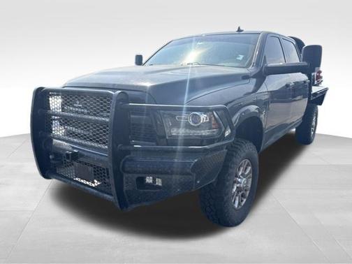 Brilliant Black Crystal Pearlcoat 2017 RAM 2500 Laramie