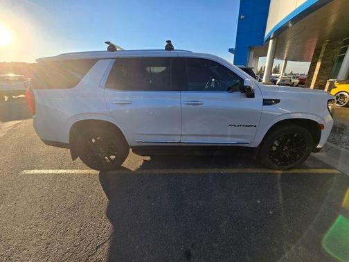 2022 GMC Yukon SLT