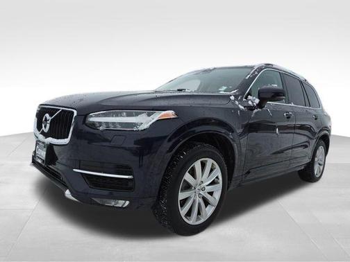 2016 Volvo XC90 T6 Momentum