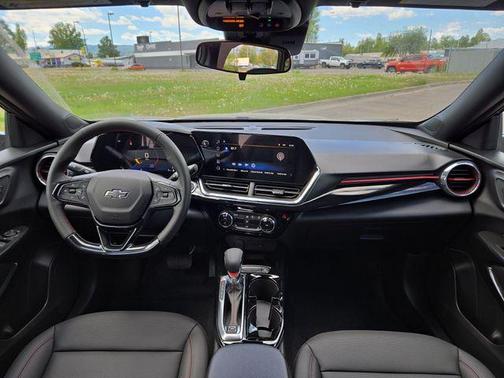 Mosaic Black Metallic 2026 Chevrolet Trax 2RS