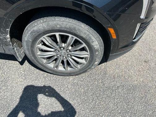 Stellar Black Metallic 2017 Cadillac XT5 Luxury
