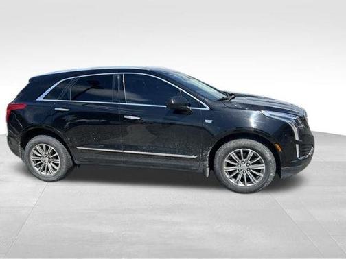 Stellar Black Metallic 2017 Cadillac XT5 Luxury