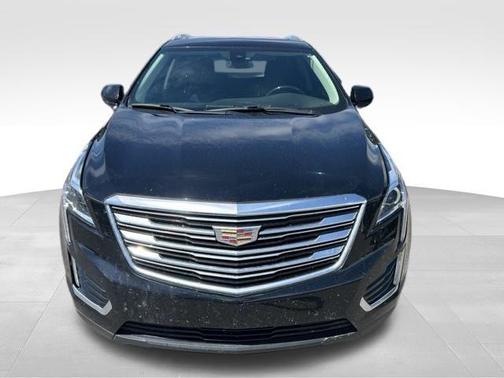 Stellar Black Metallic 2017 Cadillac XT5 Luxury