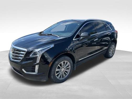Stellar Black Metallic 2017 Cadillac XT5 Luxury