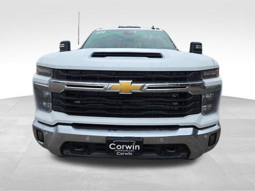Summit White 2026 Chevrolet Silverado 3500 LT