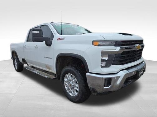 Summit White 2026 Chevrolet Silverado 3500 LT