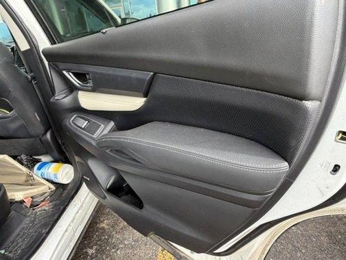 Crystal White Pearl 2020 Subaru Ascent Limited 8-Passenger