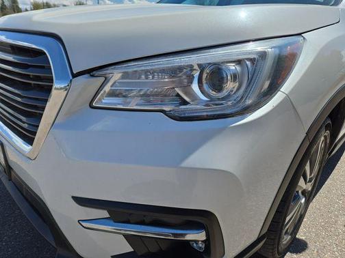 Crystal White Pearl 2020 Subaru Ascent Limited 8-Passenger