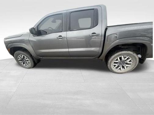 2024 Nissan Frontier SL