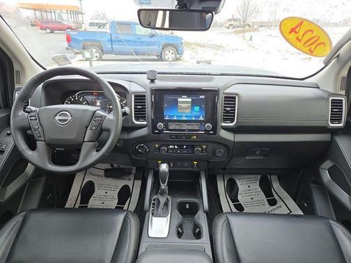2024 Nissan Frontier SL