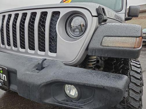 2020 Jeep Gladiator Sport