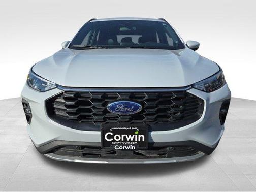 Silver Metallic 2025 Ford Escape ST-Line Select
