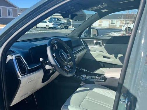 Green 2025 Kia Sorento Hybrid SX Prestige