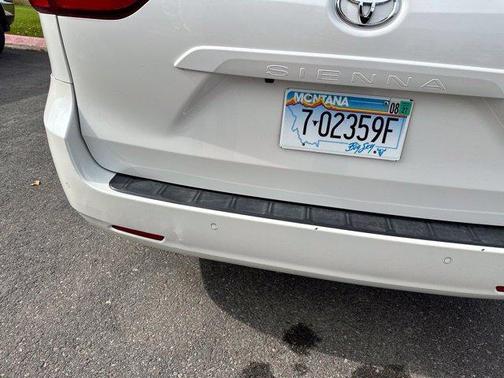 Blizzard Pearl 2019 Toyota Sienna XLE