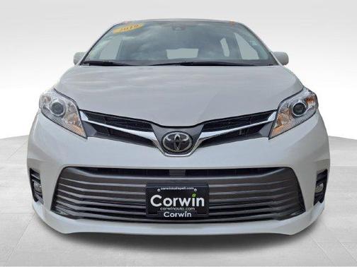 Blizzard Pearl 2019 Toyota Sienna XLE