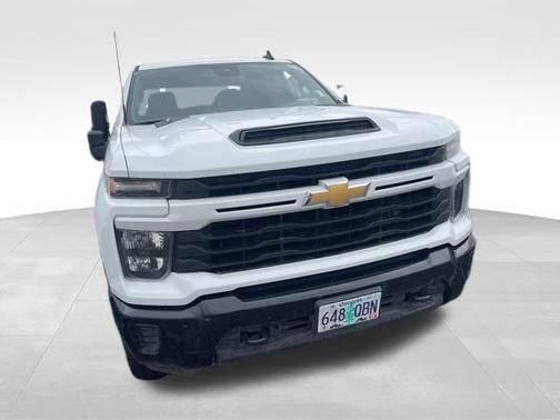 Summit White 2024 Chevrolet Silverado 2500 Custom