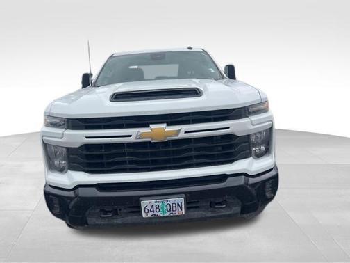 Summit White 2024 Chevrolet Silverado 2500 Custom