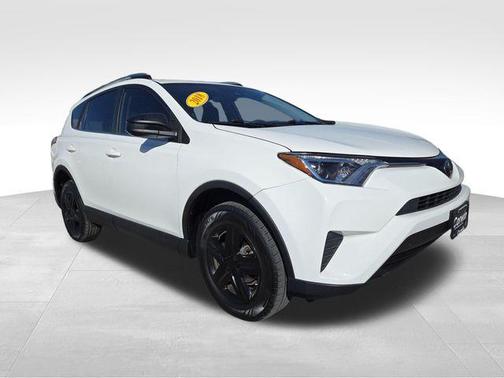 Super White 2018 Toyota RAV4 LE