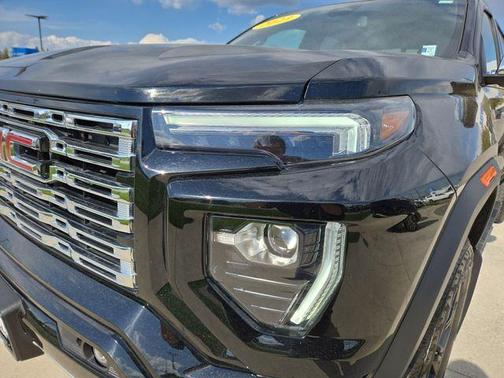 Onyx Black 2023 GMC Canyon Denali