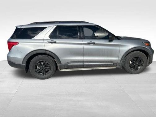 Iconic Silver Metallic 2020 Ford Explorer XLT