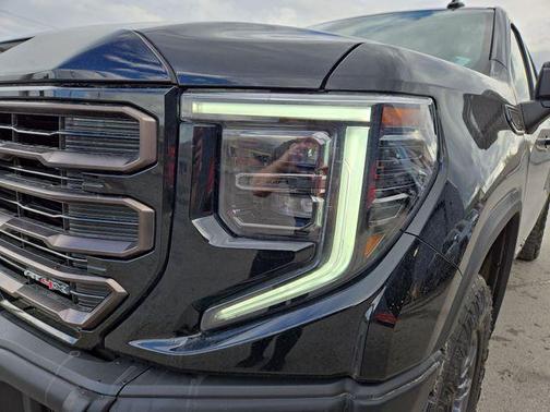 Onyx Black 2024 GMC Sierra 1500 AT4X