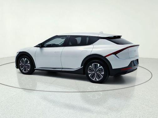 Glacier 2024 Kia EV6 Light