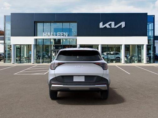 Glacial White Pearl 2026 Kia Sportage LX