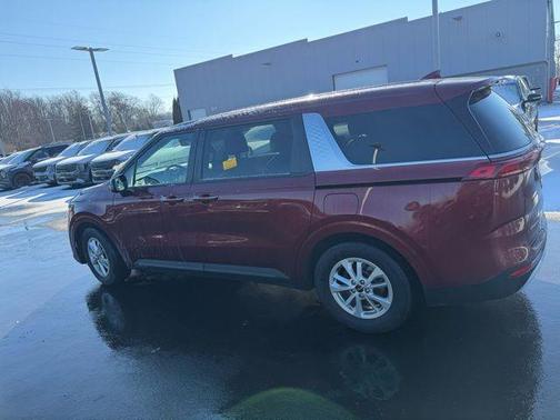 2023 Kia Carnival LX