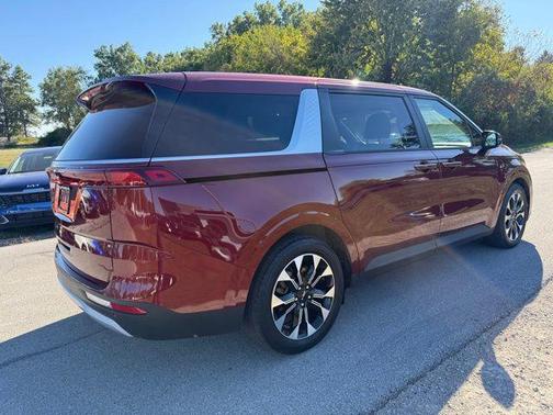 2023 Kia Carnival EX