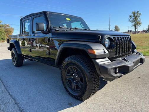 2022 Jeep Gladiator Sport