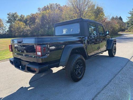 2022 Jeep Gladiator Sport