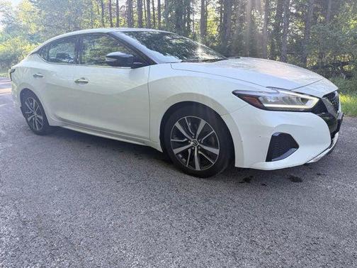 White 2019 Nissan Maxima 3.5 SV