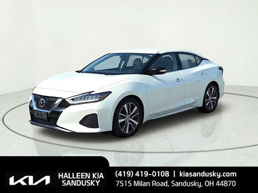 White 2019 Nissan Maxima 3.5 SV